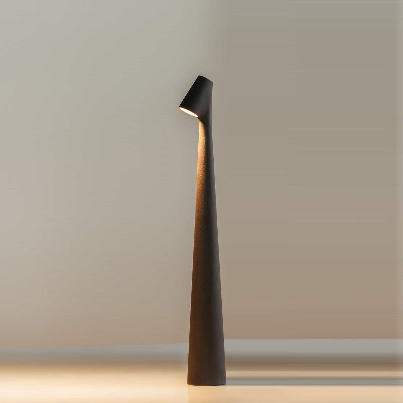 Minimalist Beam Lamp